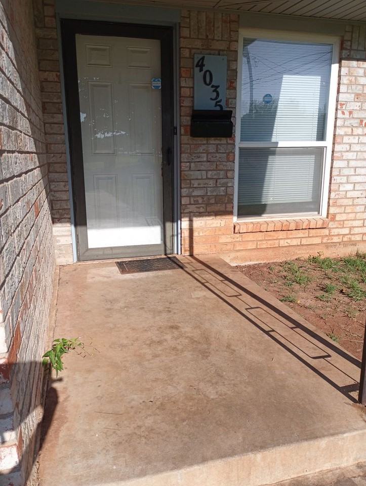 4035 S Locust Dr - Photo 2 of 29