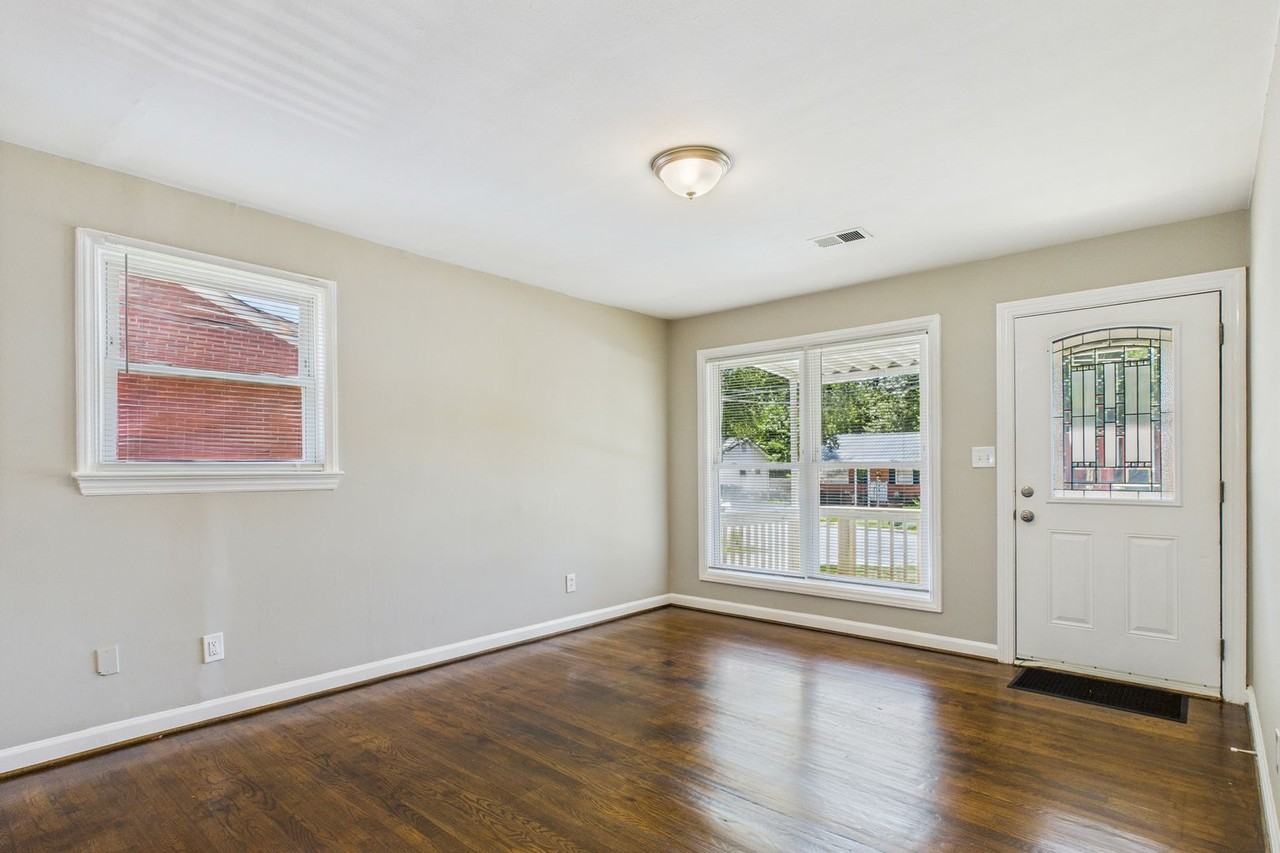 3610 Euclid St - Photo 3 of 35