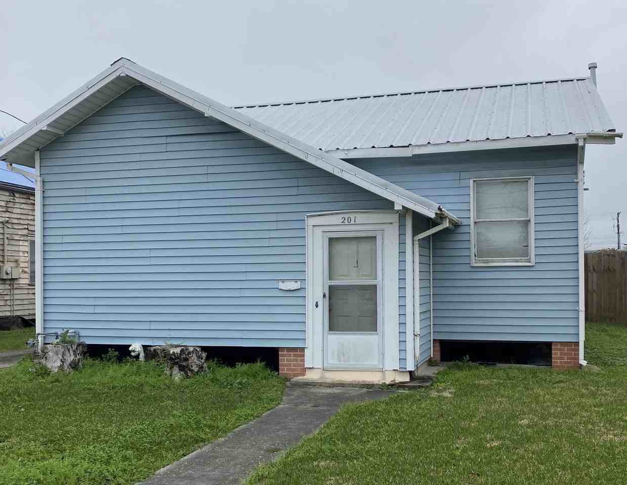 201 Naquin St - Photo 2 of 13