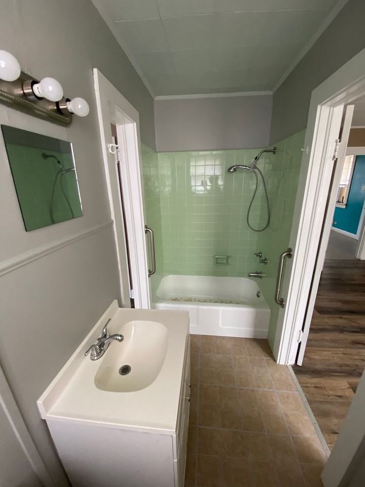 201 Naquin St - Photo 7 of 13