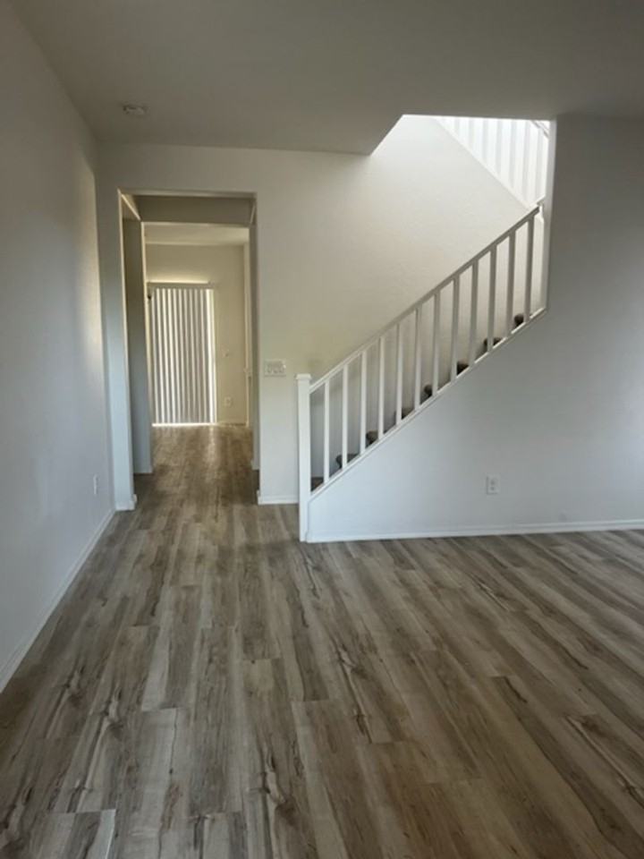 1898 S Falcon Dr - Photo 3 of 16