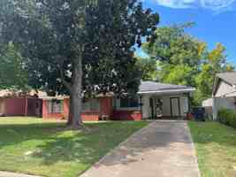 featured image of 2914 W Cavett Dr