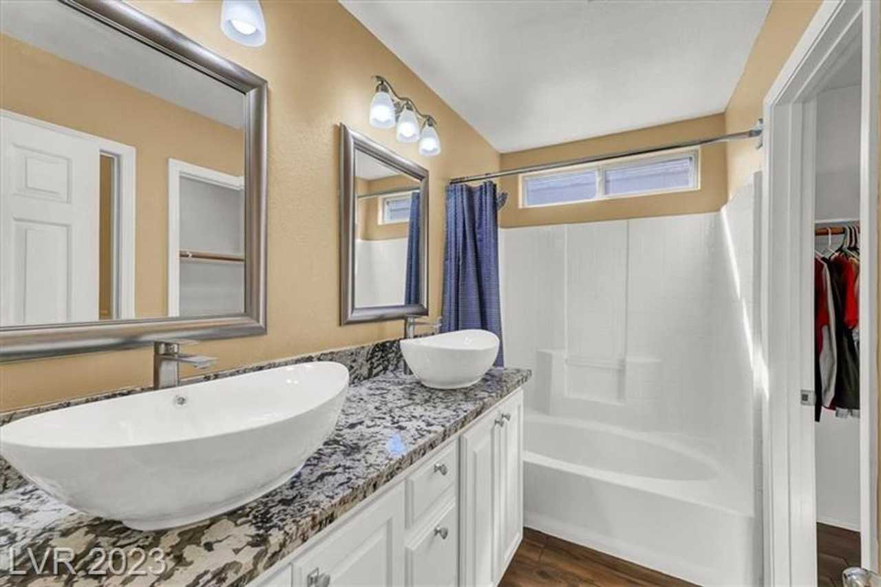 6870 Graceful Cloud Ave - Photo 7 of 13