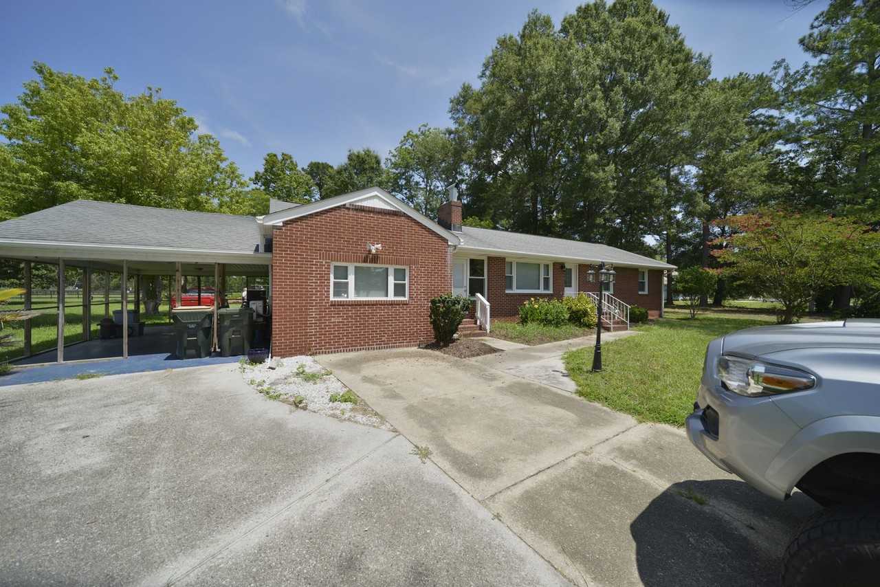 2505 Seaford Rd - Photo 3 of 17