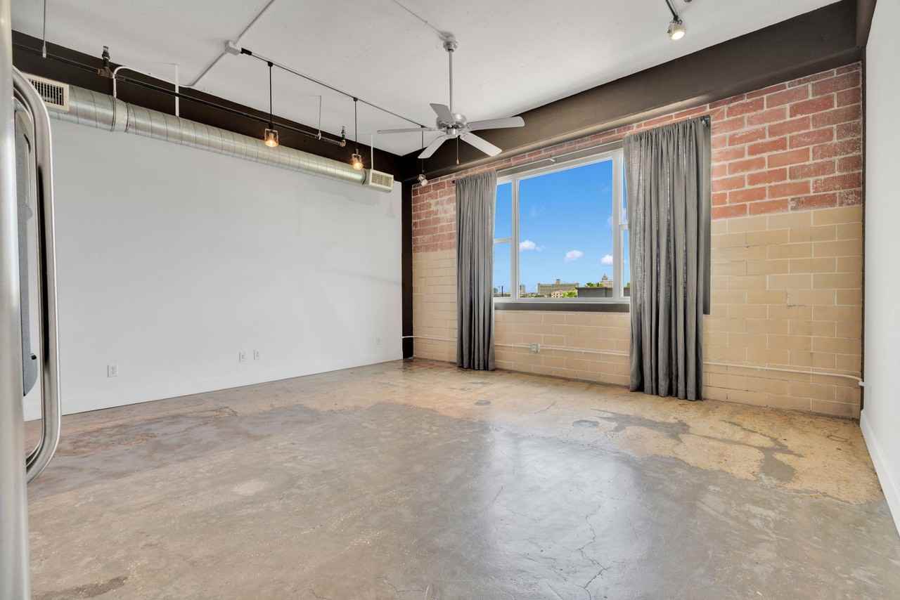 831 S Flores St #2309