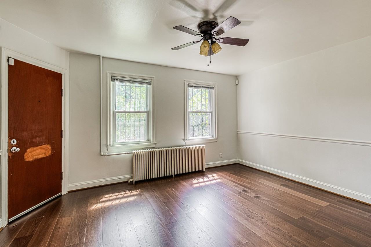 316 18th Pl NE - Photo 5 of 36