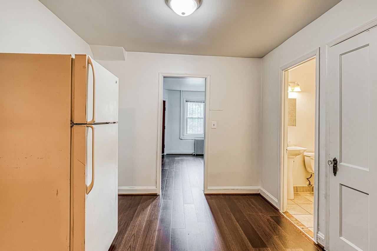 316 18th Pl NE - Photo 7 of 36