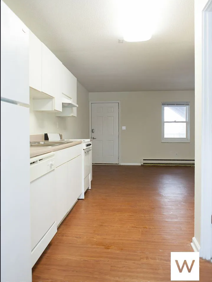 401 S Woodlawn - Photo 3 of 9