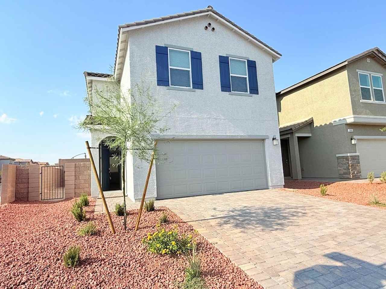 9059 Rivington Ave - Photo 2 of 26