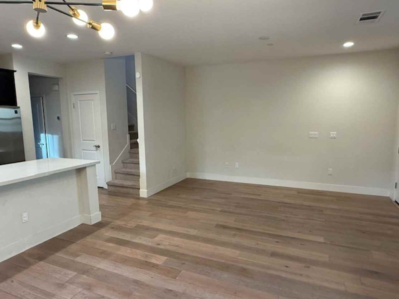 1020 Skybo Ct - Photo 3 of 13