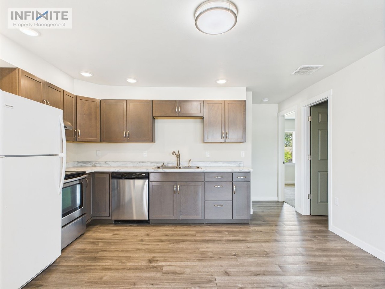208 N Hoffman St #1 - Photo 3 of 15