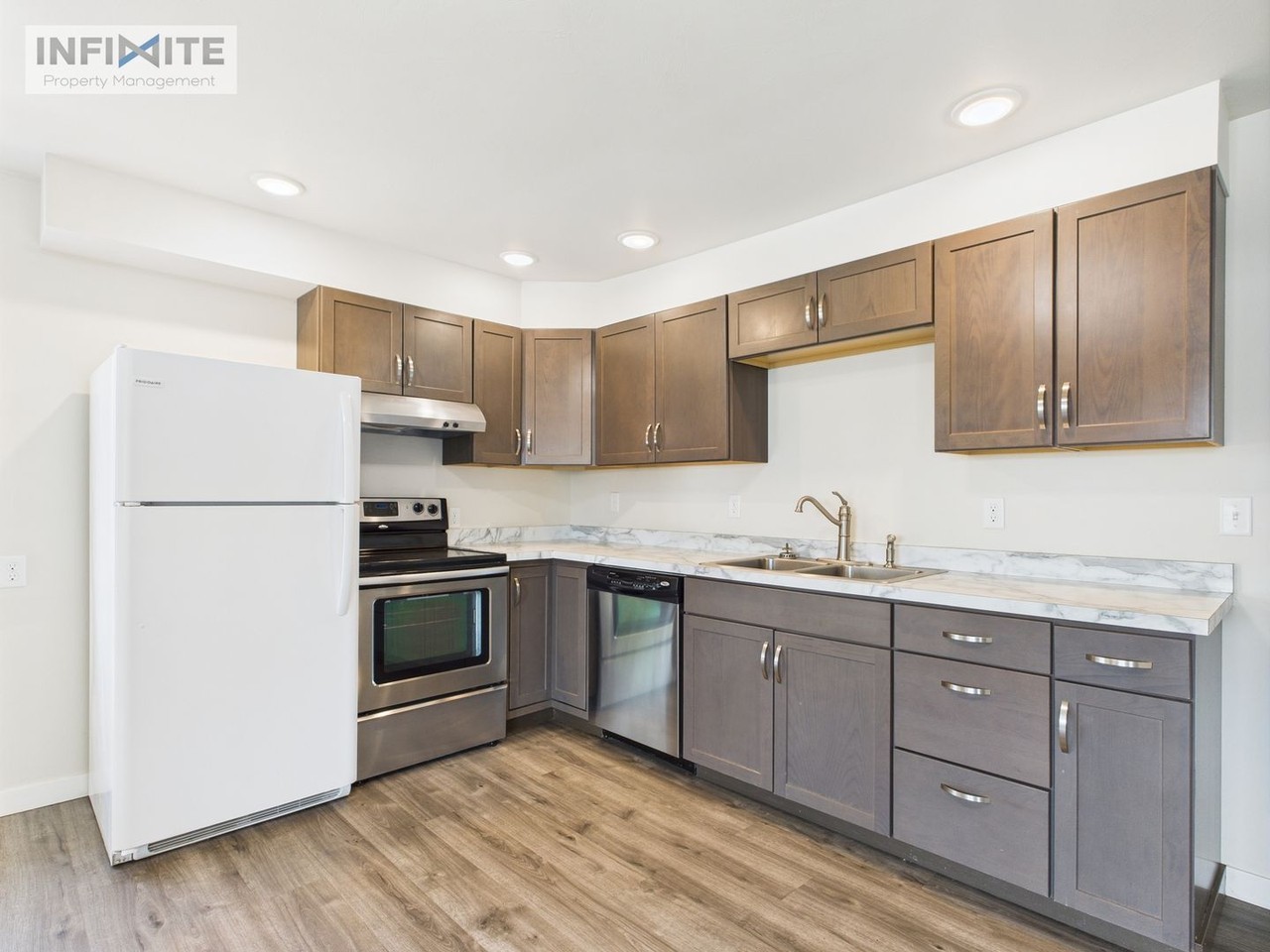 208 N Hoffman St #1 - Photo 4 of 15