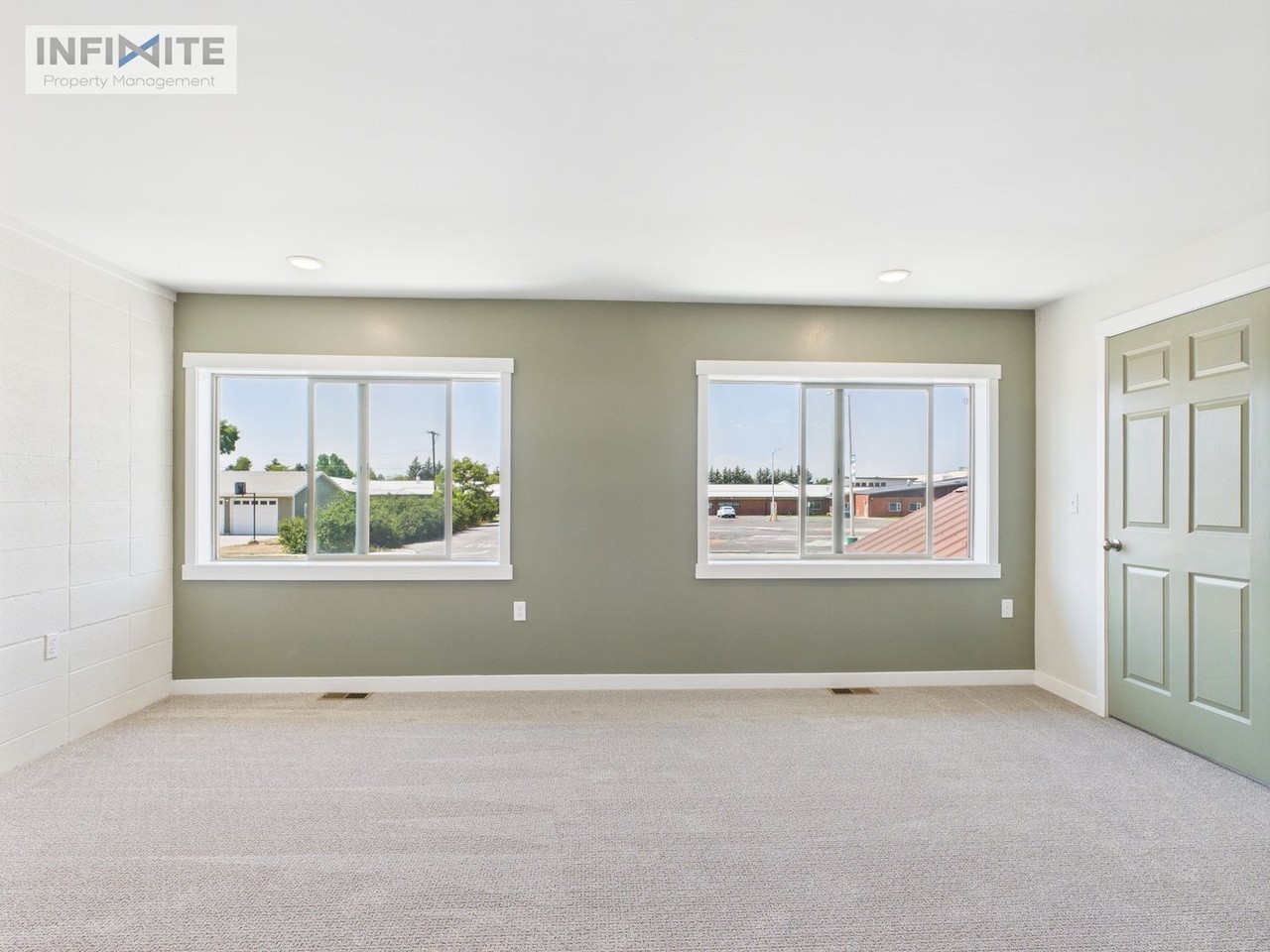 208 N Hoffman St #1 - Photo 5 of 15