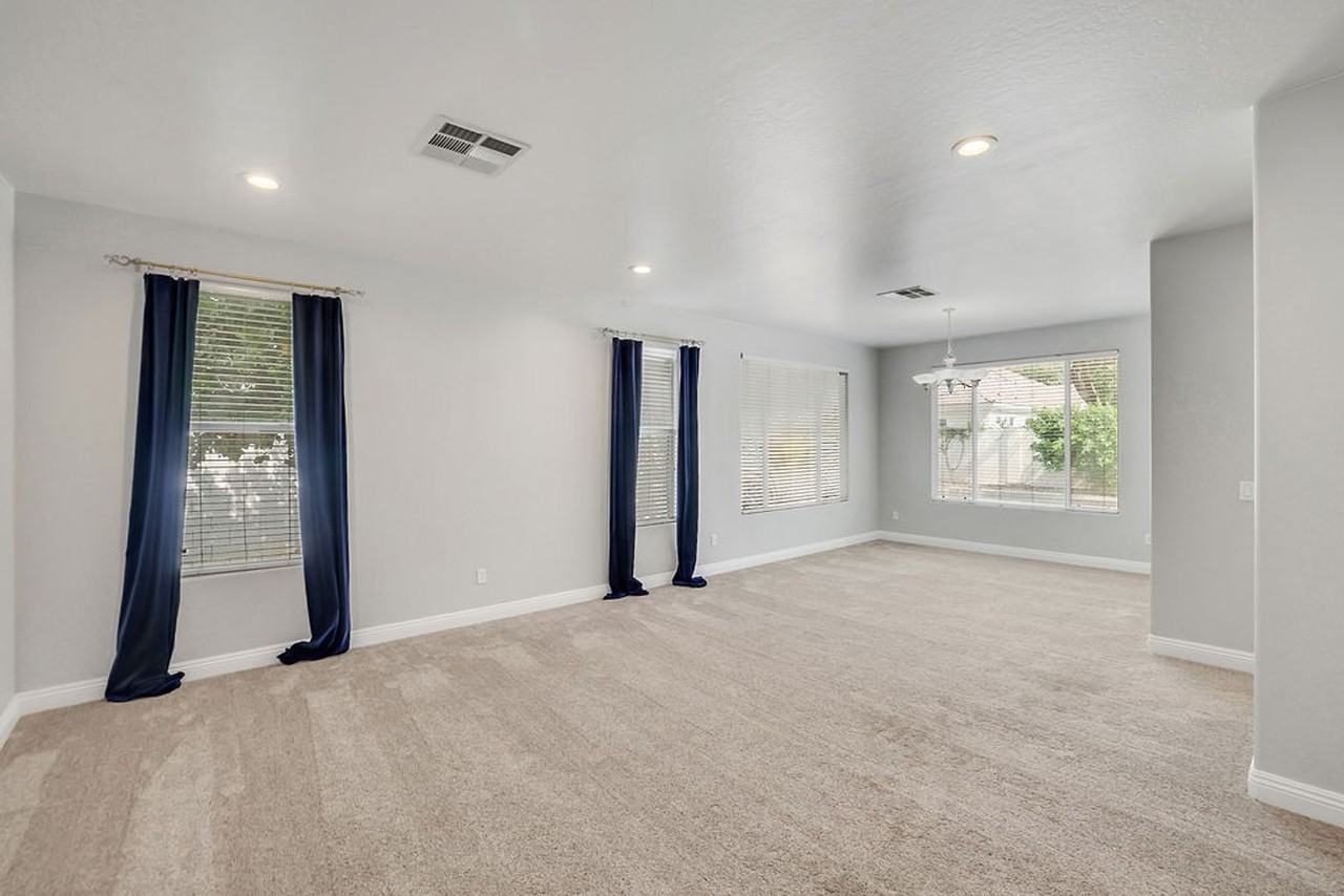 2922 E Lexington Ave - Photo 4 of 43