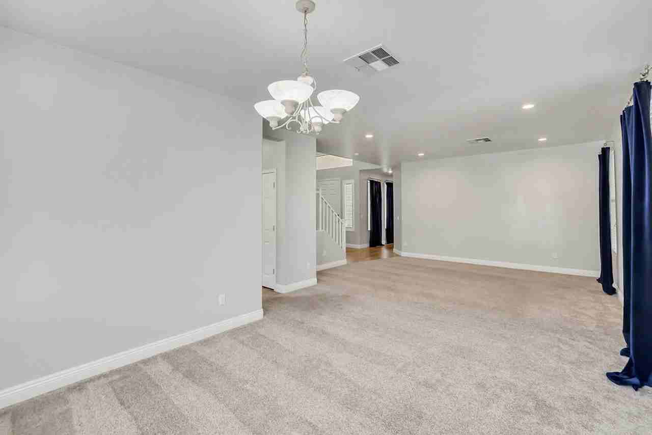 2922 E Lexington Ave - Photo 6 of 43