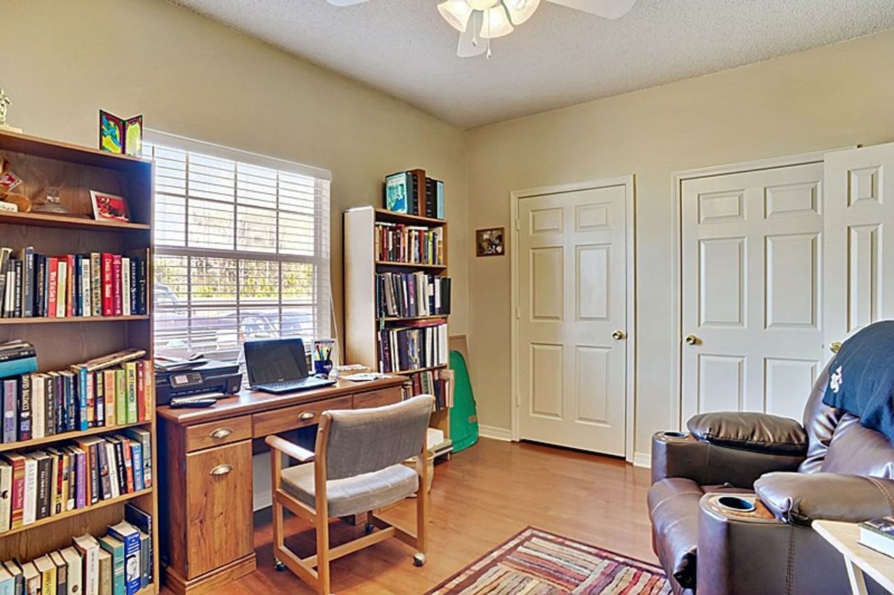 102 102 Royal St. - 2 Bedroom - Photo 3 of 11