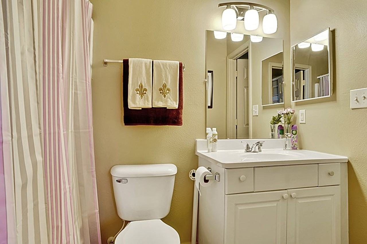 102 102 Royal St. - 2 Bedroom - Photo 4 of 11