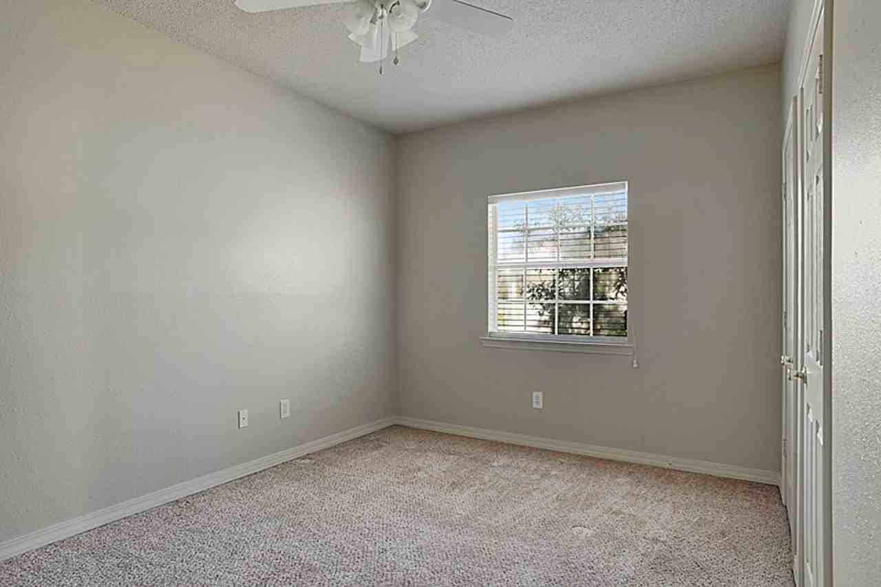 102 102 Royal St. - 2 Bedroom - Photo 5 of 11