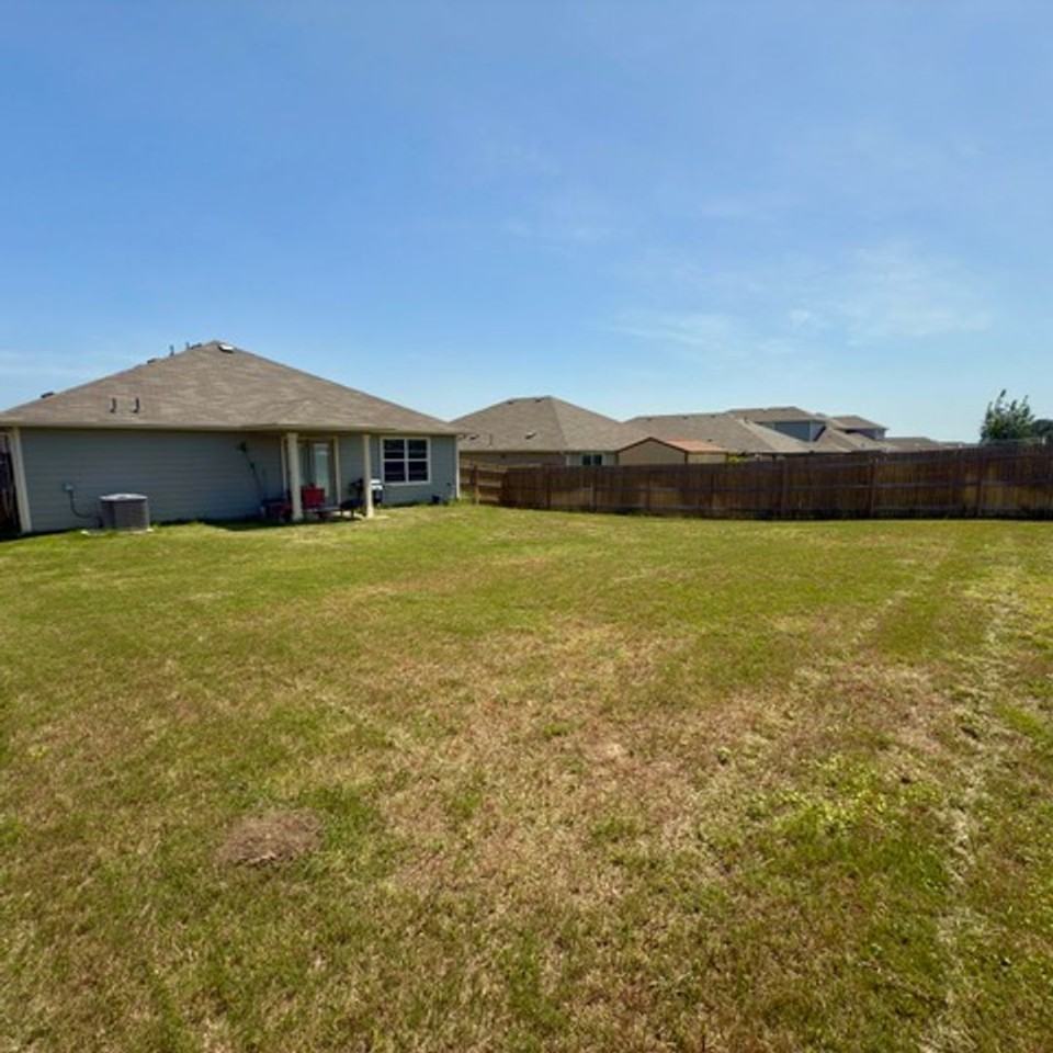 452 Hunter Loop - Photo 2 of 12