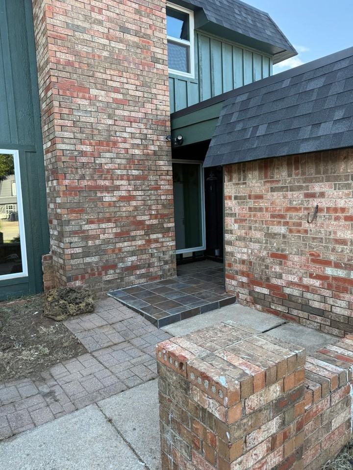 6813 Lancer Ln - Photo 2 of 35