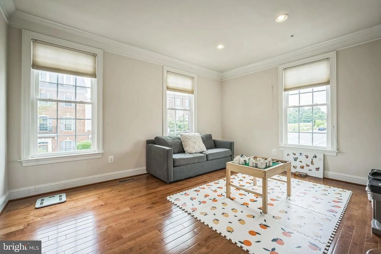 423 Parkview Ave - Photo 6 of 22