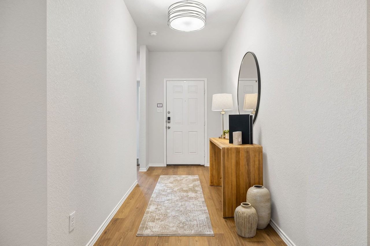 107 Nathaniel Dr - Photo 2 of 24