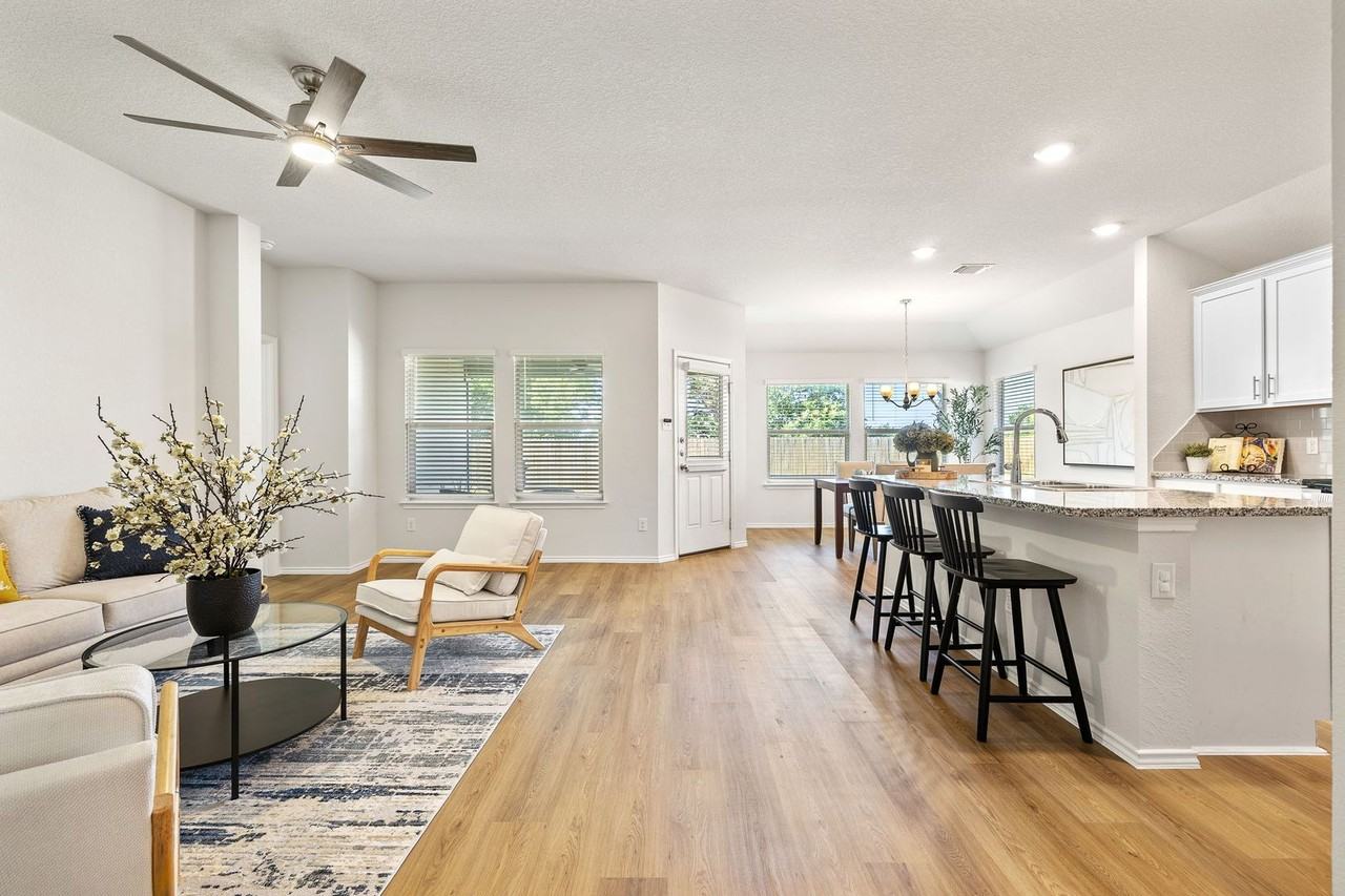 107 Nathaniel Dr - Photo 3 of 24