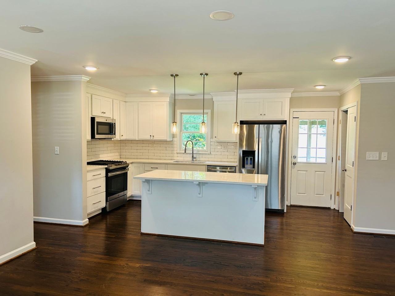 3228 Ridgely Ct - Photo 3 of 12