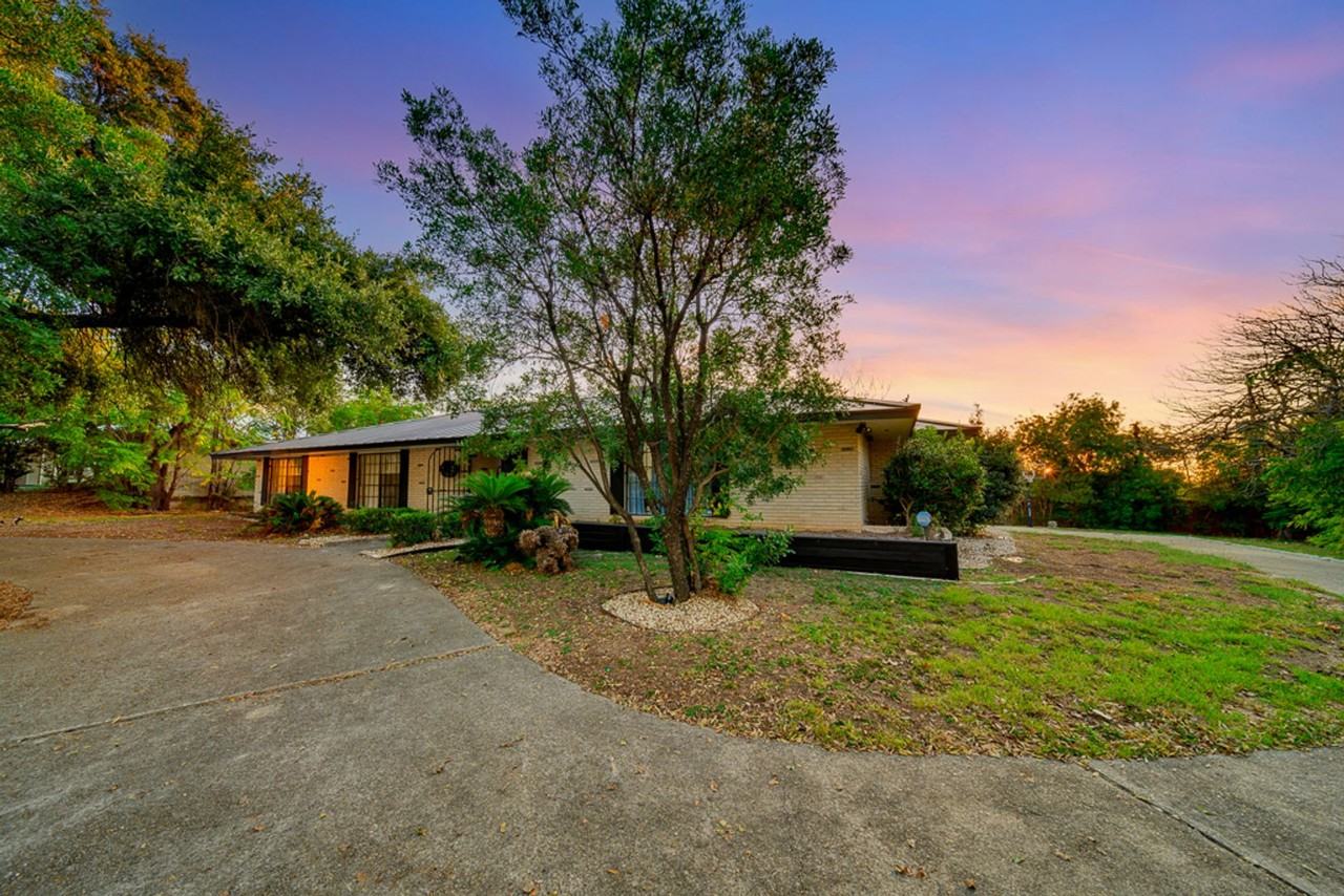 605 605 Squires - Photo 2 of 50