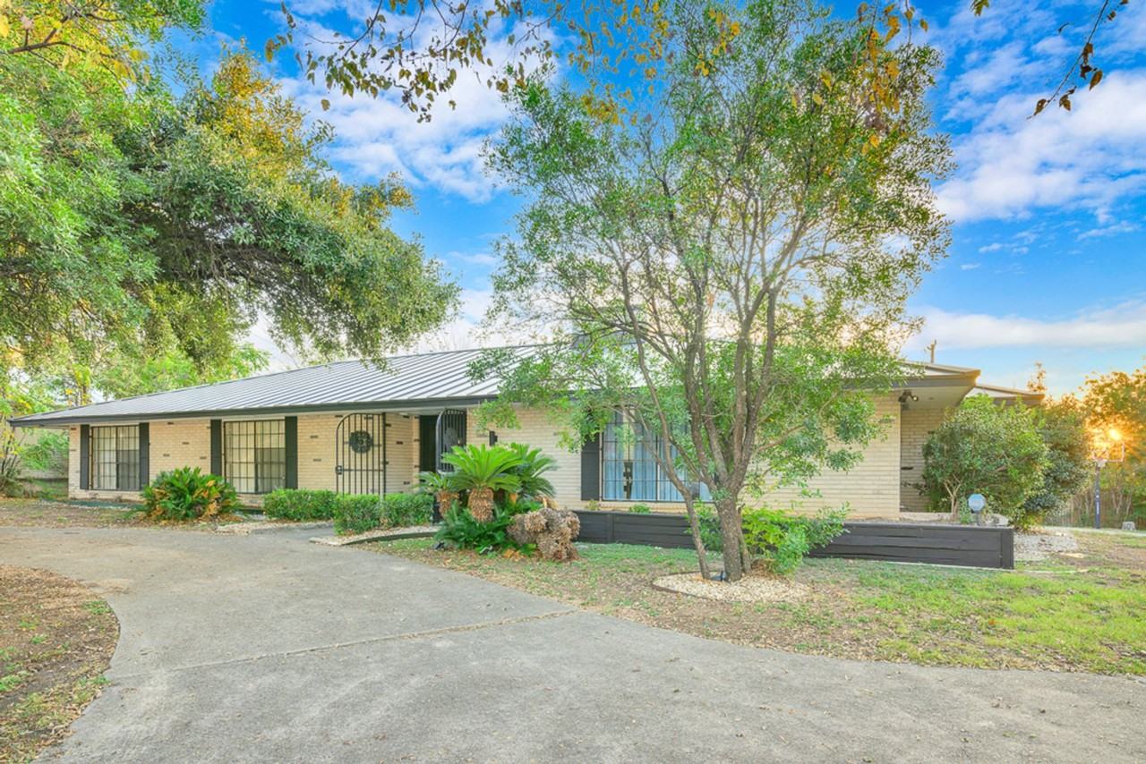 605 605 Squires - Photo 3 of 50