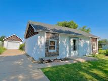 825 Hillcrest Dr - Photo 1 of 1