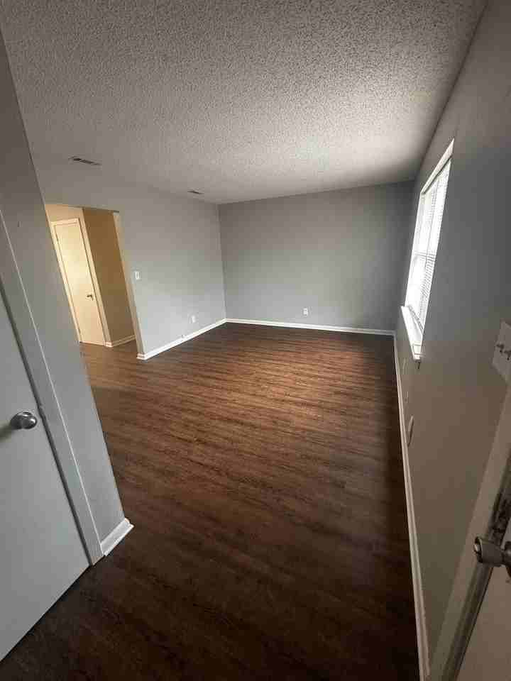 7 Shanna Cir #C - Photo 2 of 23