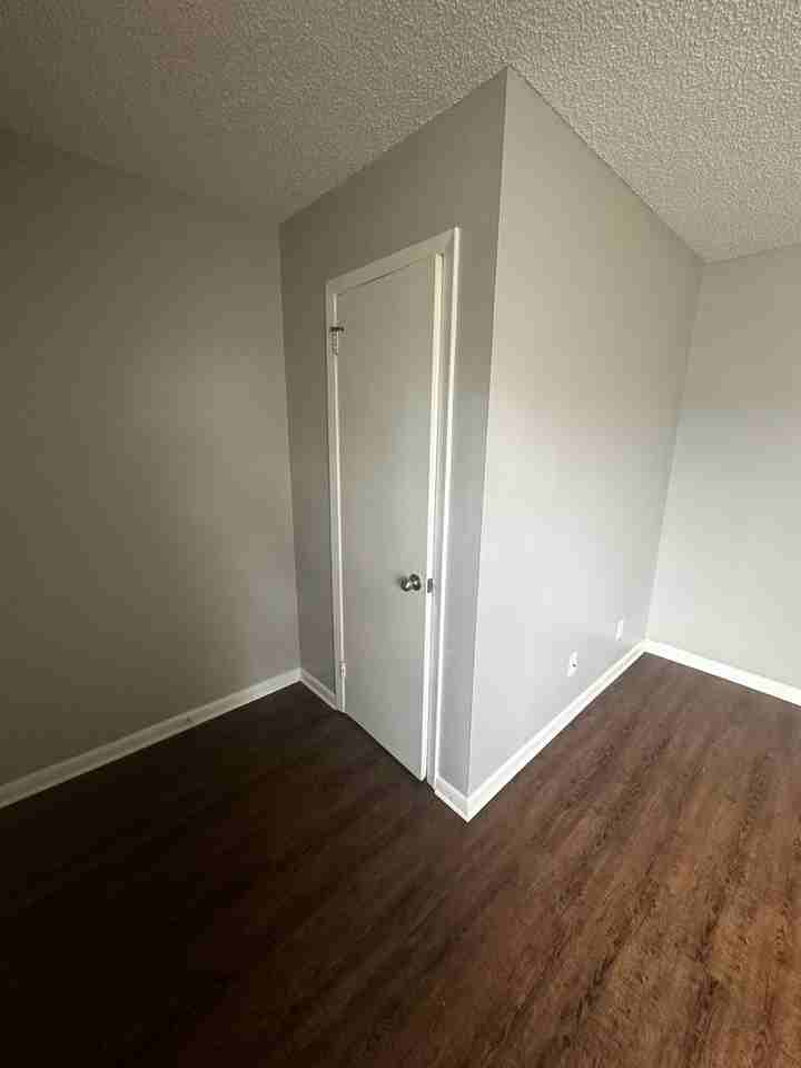 7 Shanna Cir #C - Photo 3 of 23