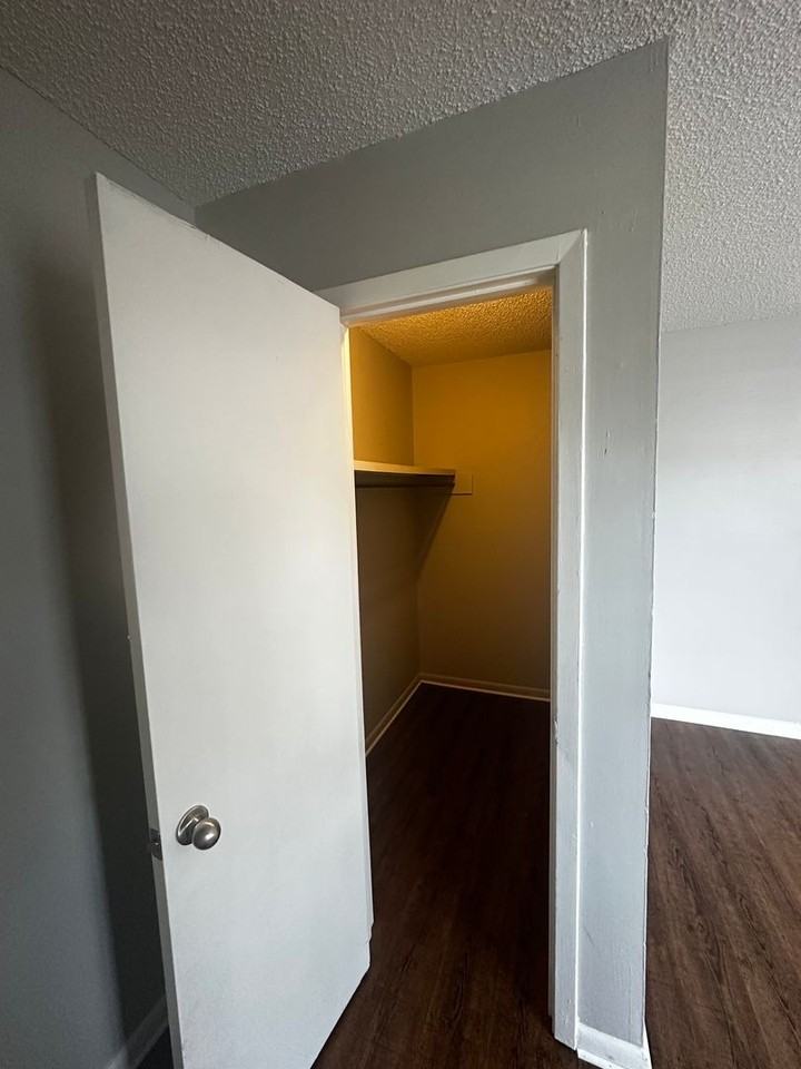 7 Shanna Cir #C - Photo 4 of 23