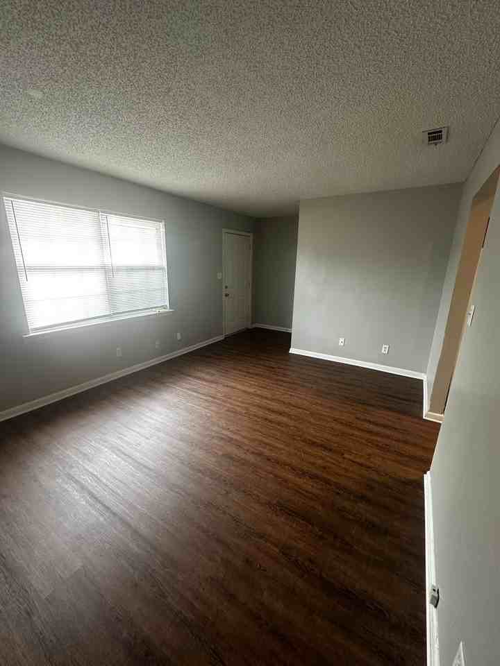 7 Shanna Cir #C - Photo 6 of 23
