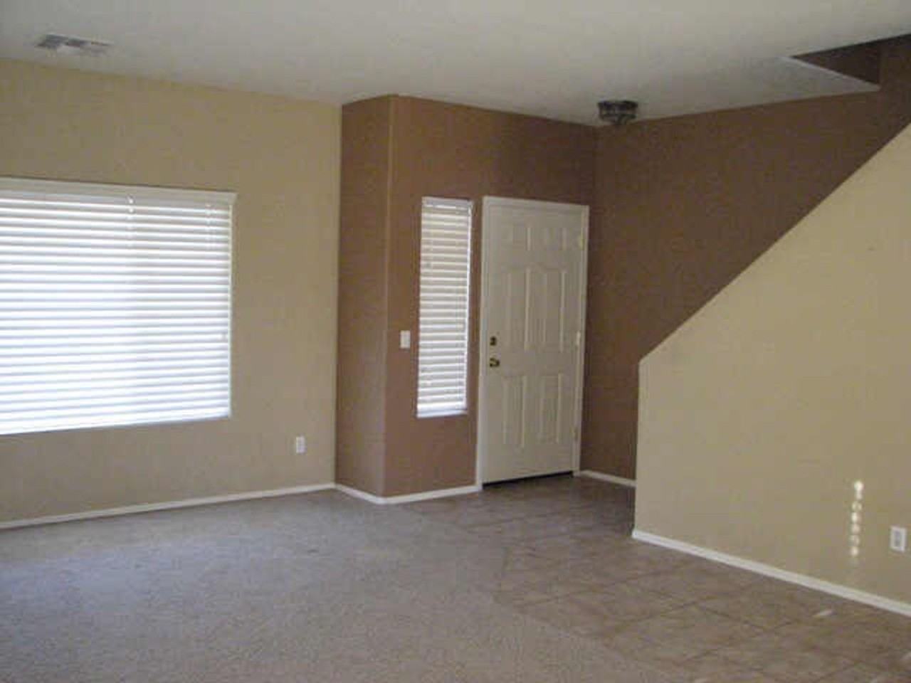 20205 N 84th Ave - Photo 2 of 5