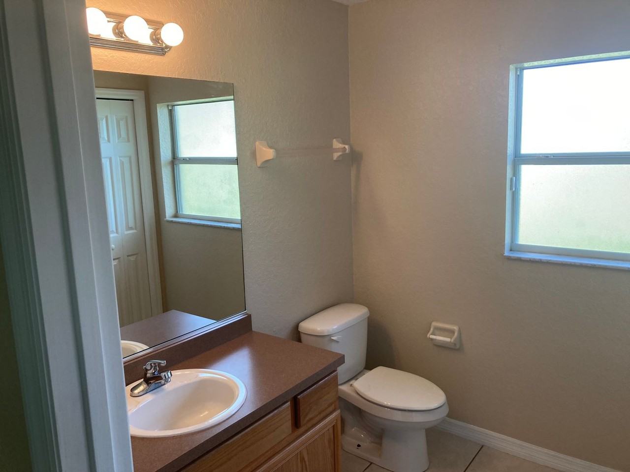 21 Locust Dr - Photo 5 of 28