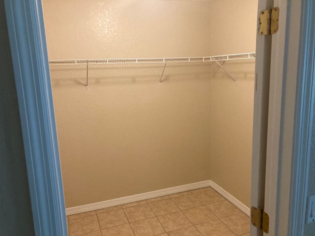 21 Locust Dr - Photo 6 of 28