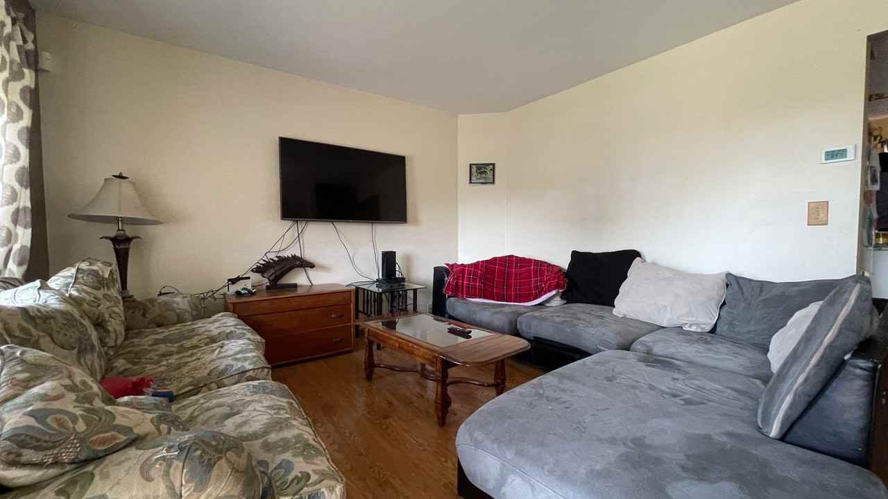 2291 E 18th St - Photo 2 of 8