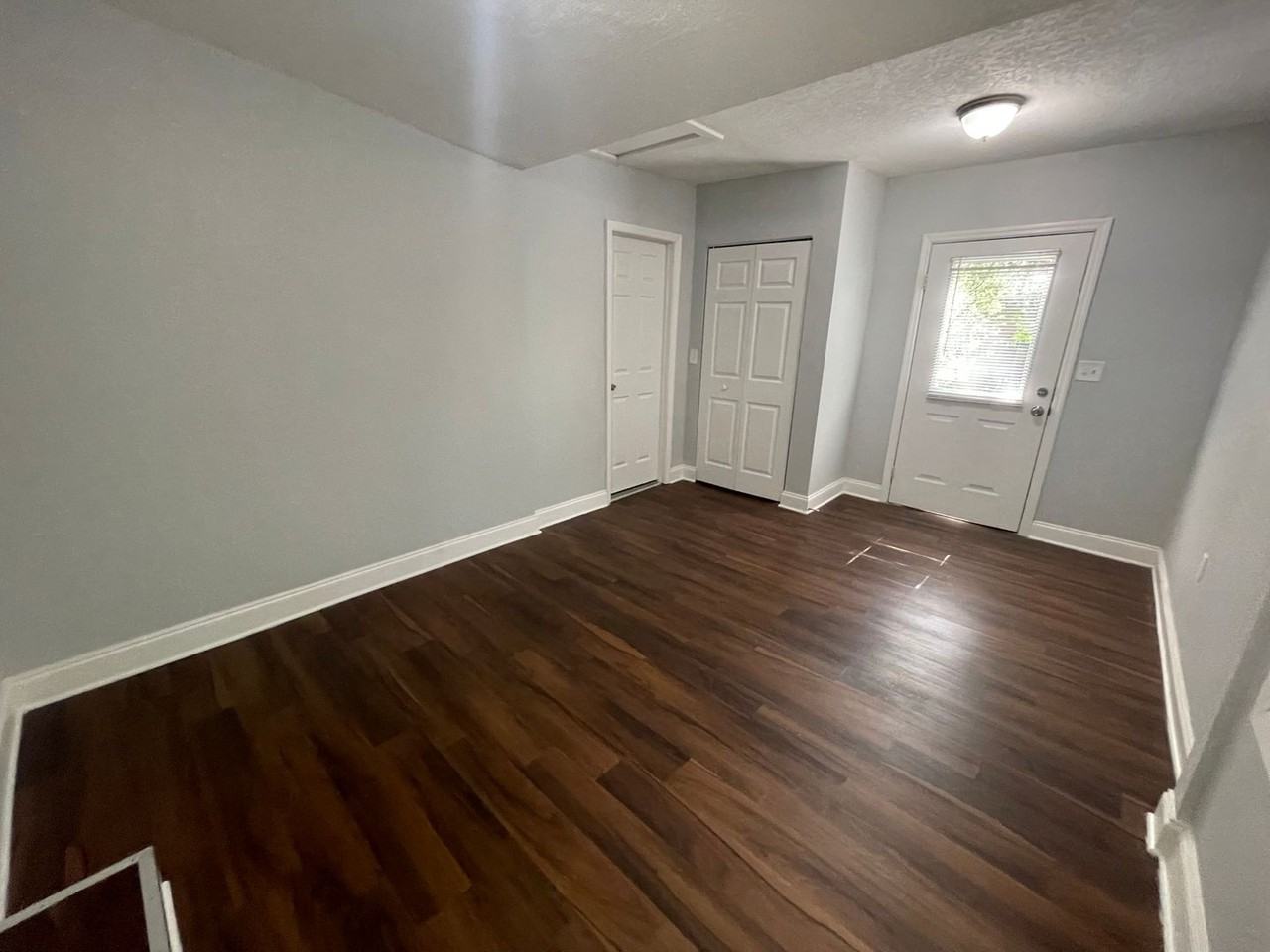 219 Cherokee St - Photo 7 of 17