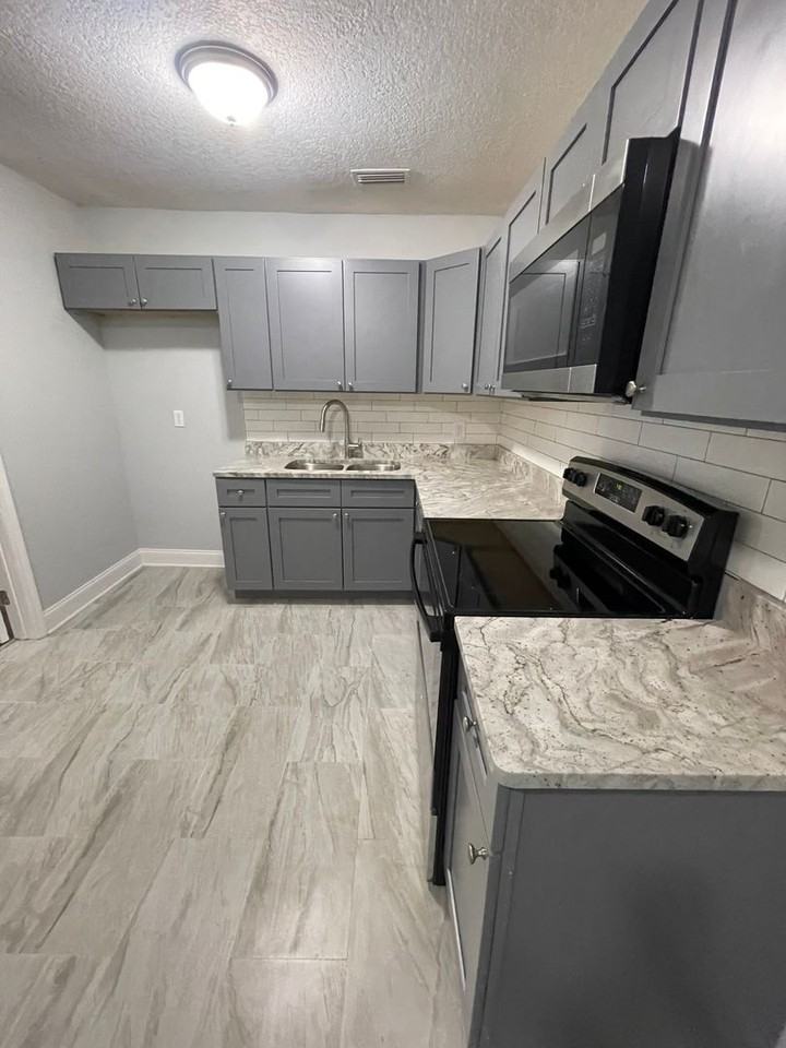 219 Cherokee St - Photo 6 of 17