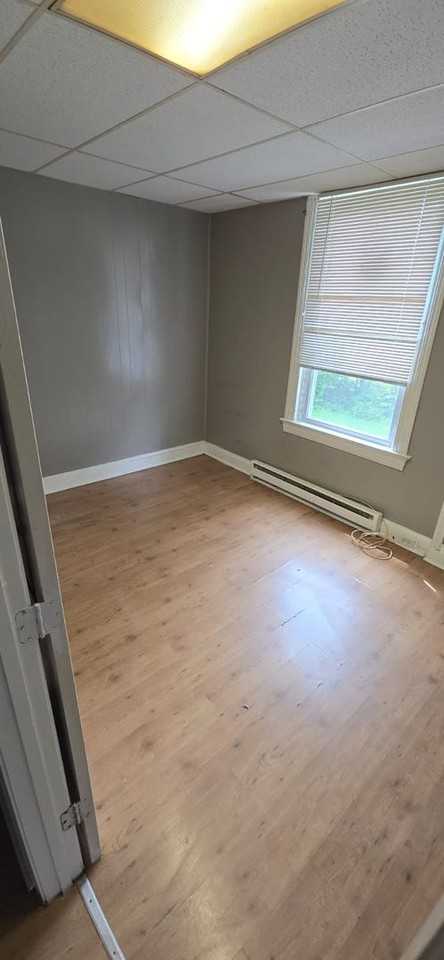 3715 Liberty Heights Ave - Photo 5 of 15