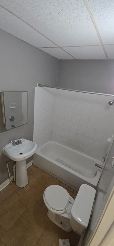3715 Liberty Heights Ave - Photo 7 of 15