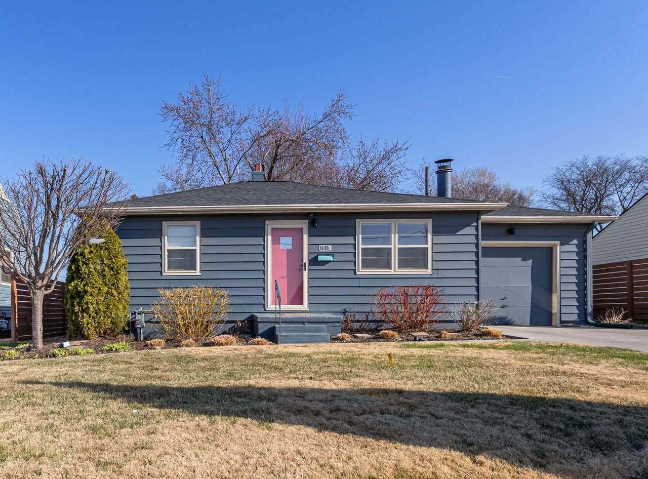 7510 Cass St - Photo 2 of 27