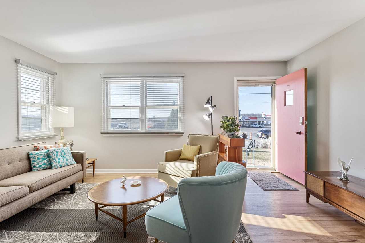 7510 Cass St - Photo 4 of 27