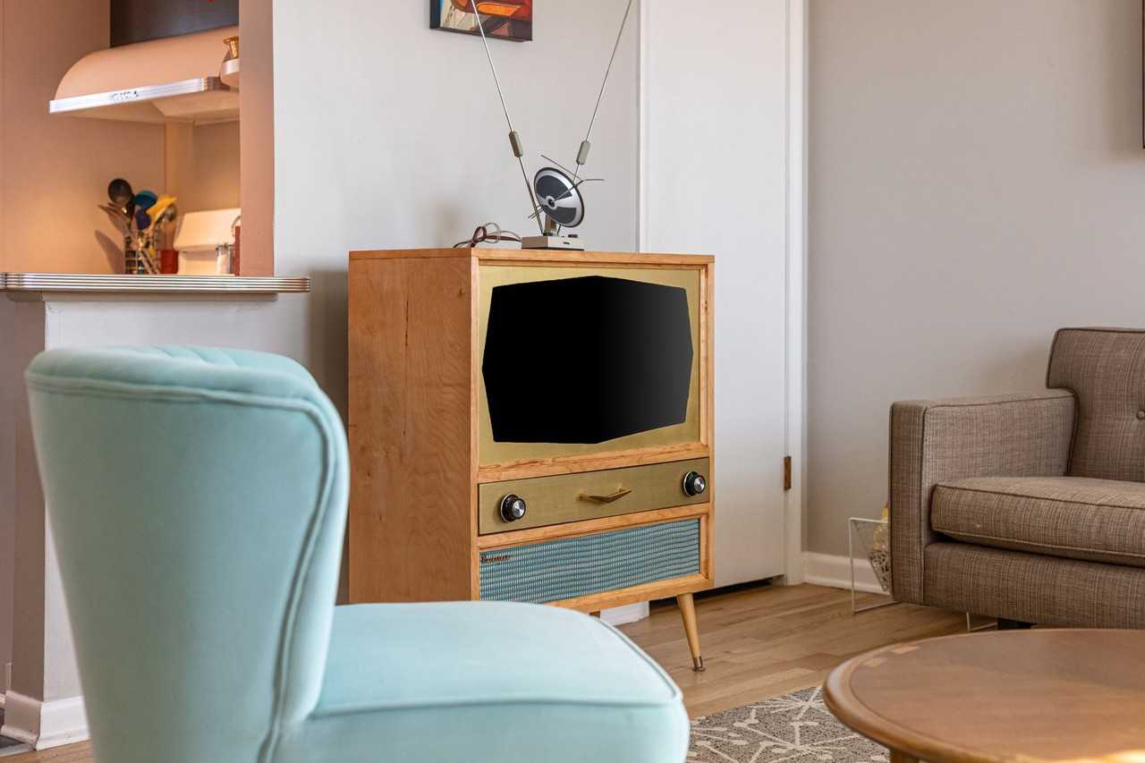 7510 Cass St - Photo 6 of 27