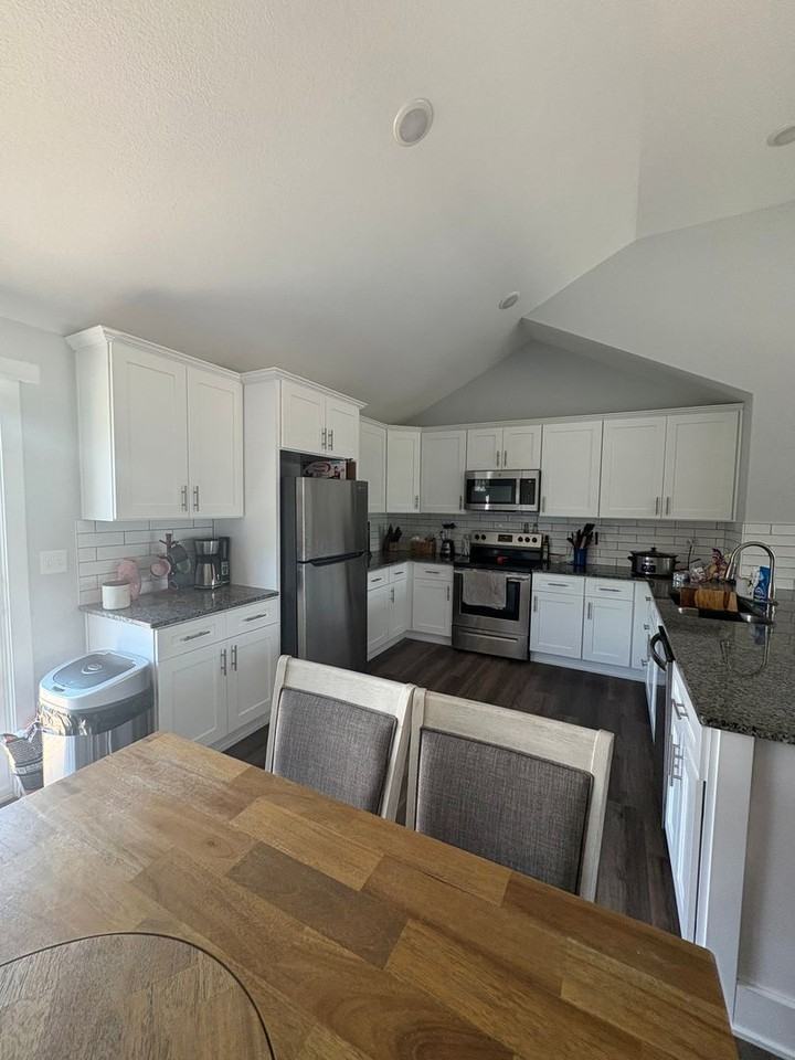 2050 Riverstone Dr - Photo 3 of 13
