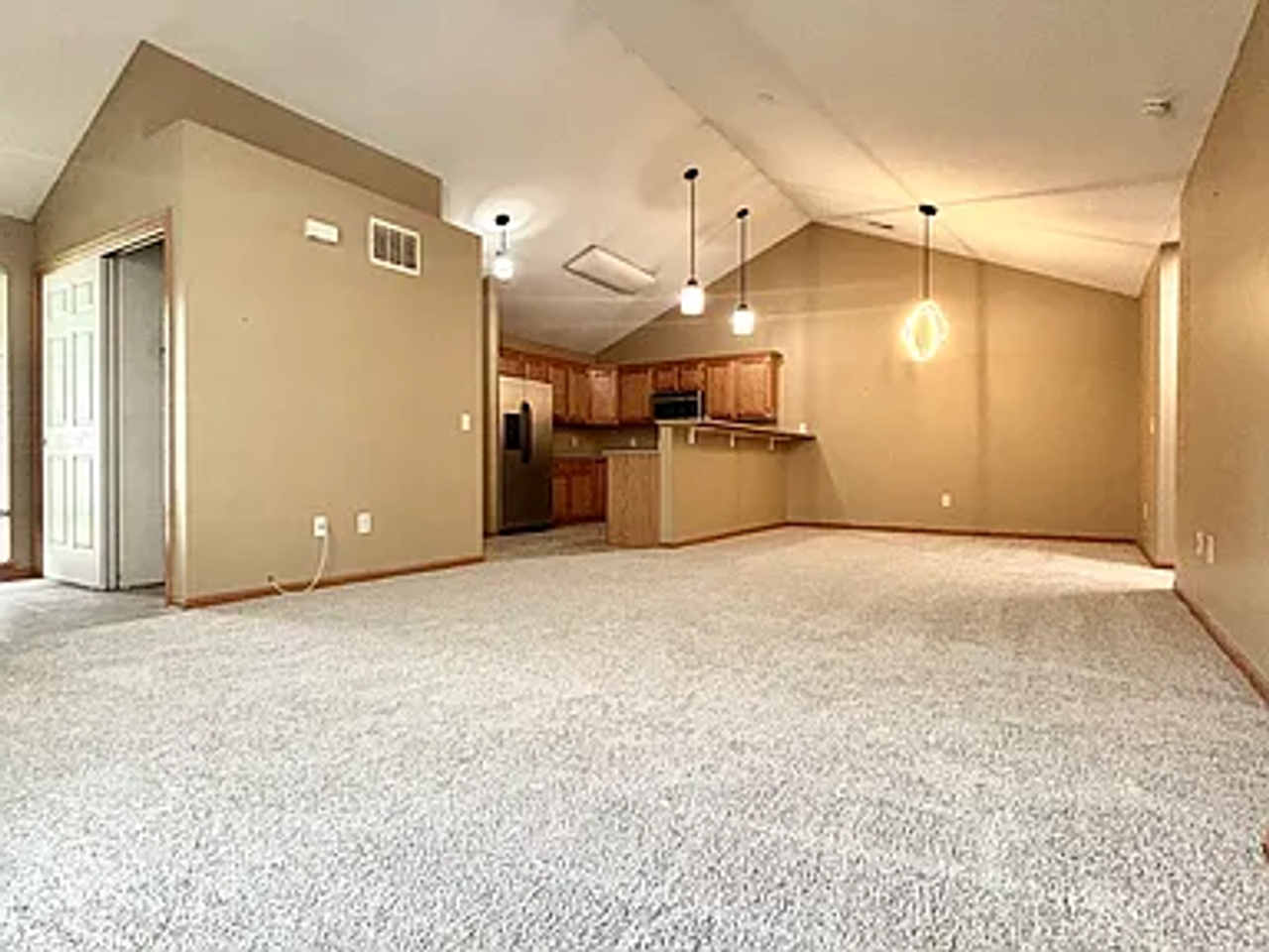 1832 N 176th Ct - Photo 2 of 11
