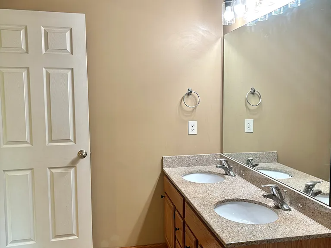1832 N 176th Ct - Photo 6 of 11