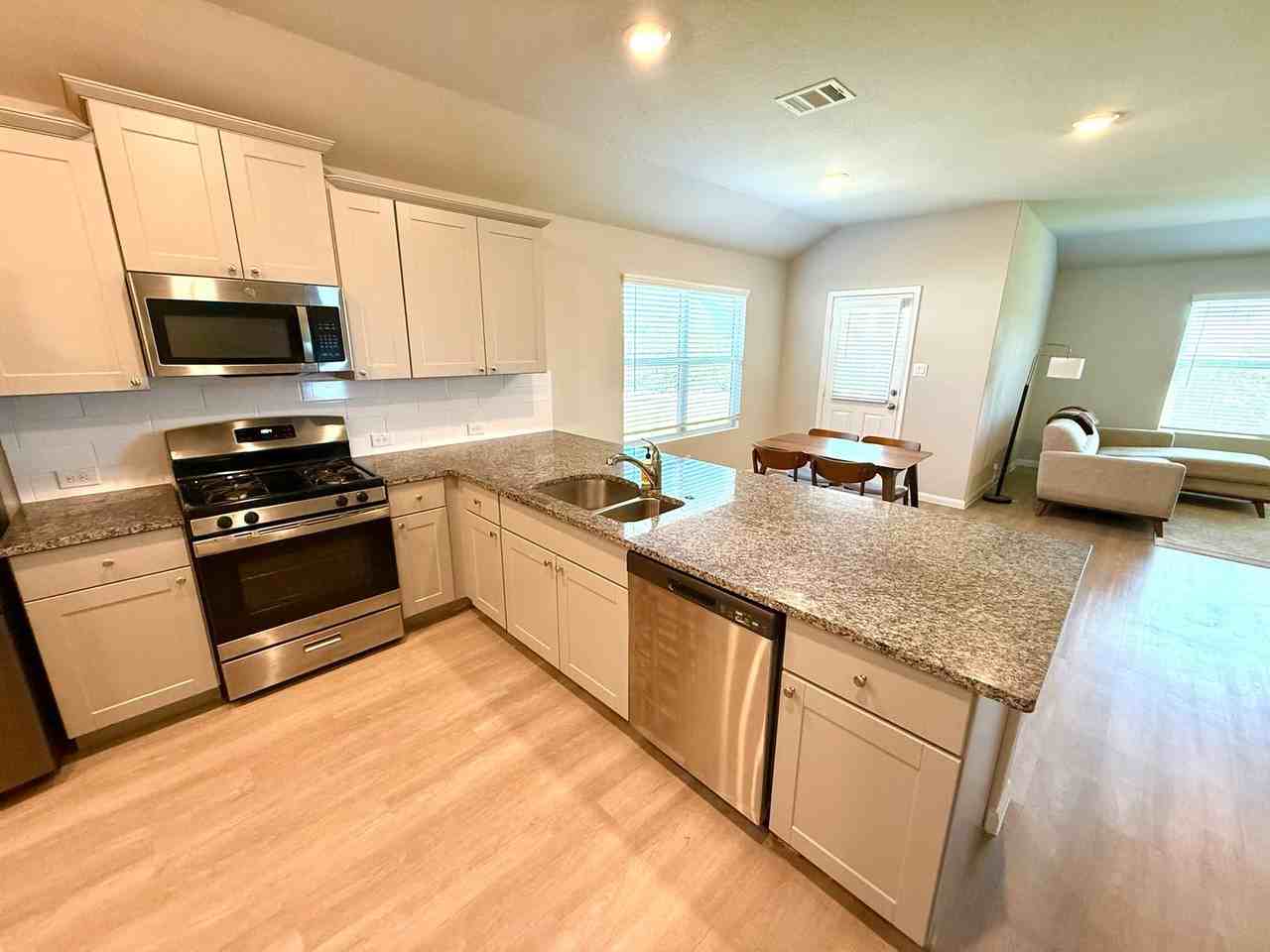 7918 Dovers Den - Photo 4 of 30